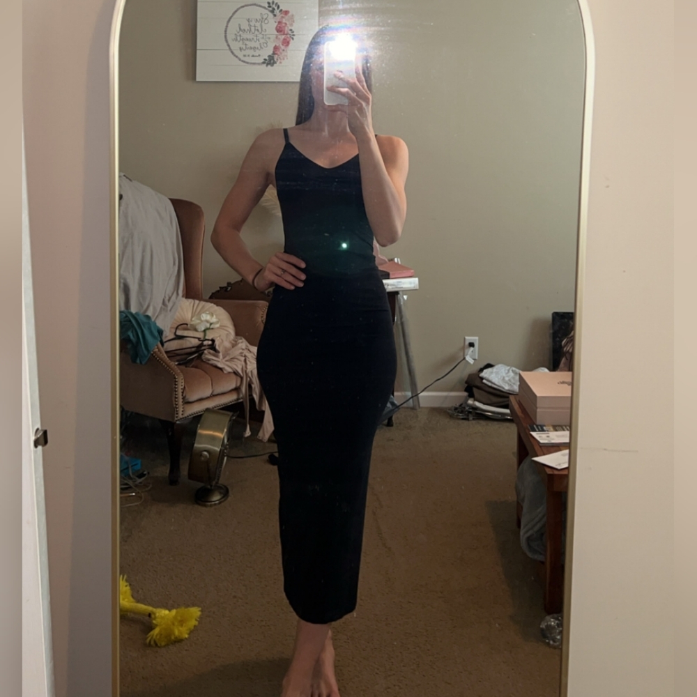 YITTY Black Bodycon Midi Dress Scoop Neck Sleeveless